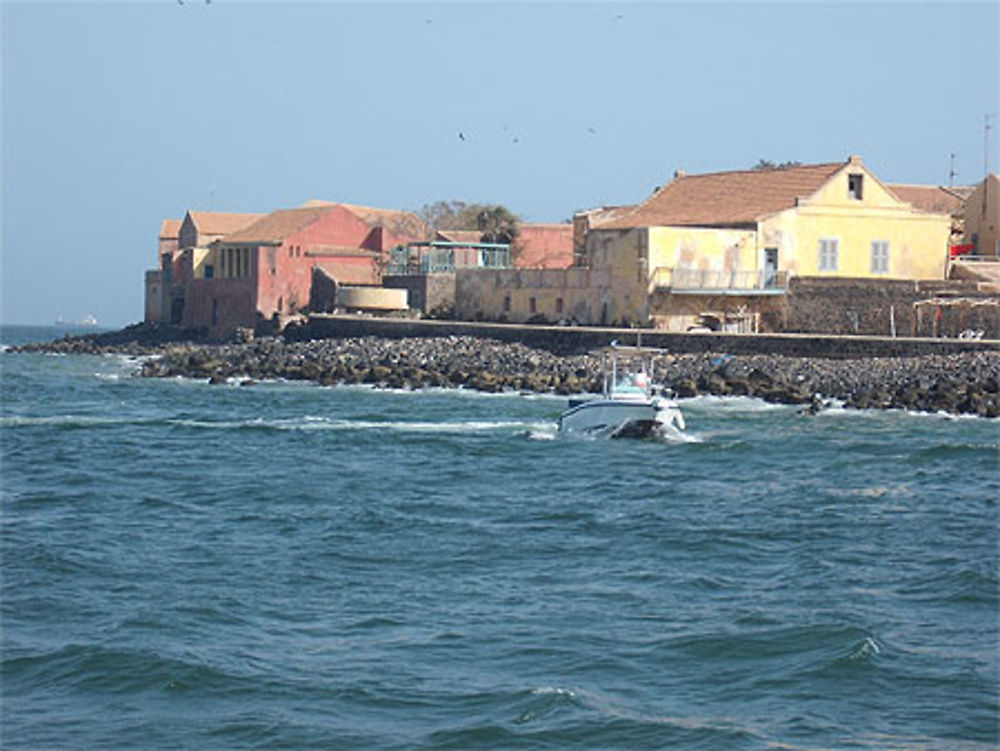 Gorée s'éloigne