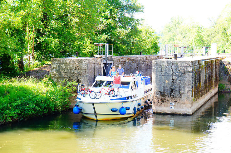 Plaisirs nautiques sur le Lot