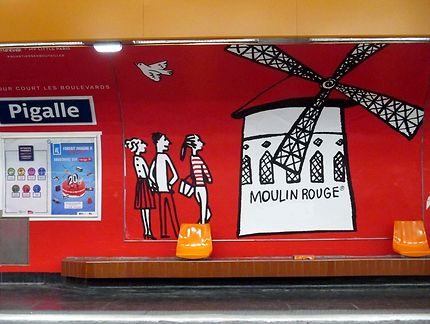 Publicité Moulin rouge dans le métro parisien
