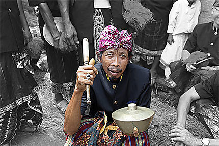 Musicien en cérémonie à Klungkung