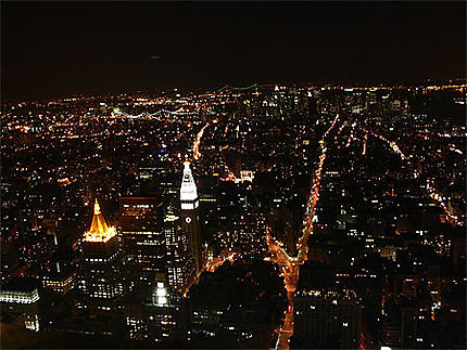 Manhattan de nuit du haut de l'Empire State Building