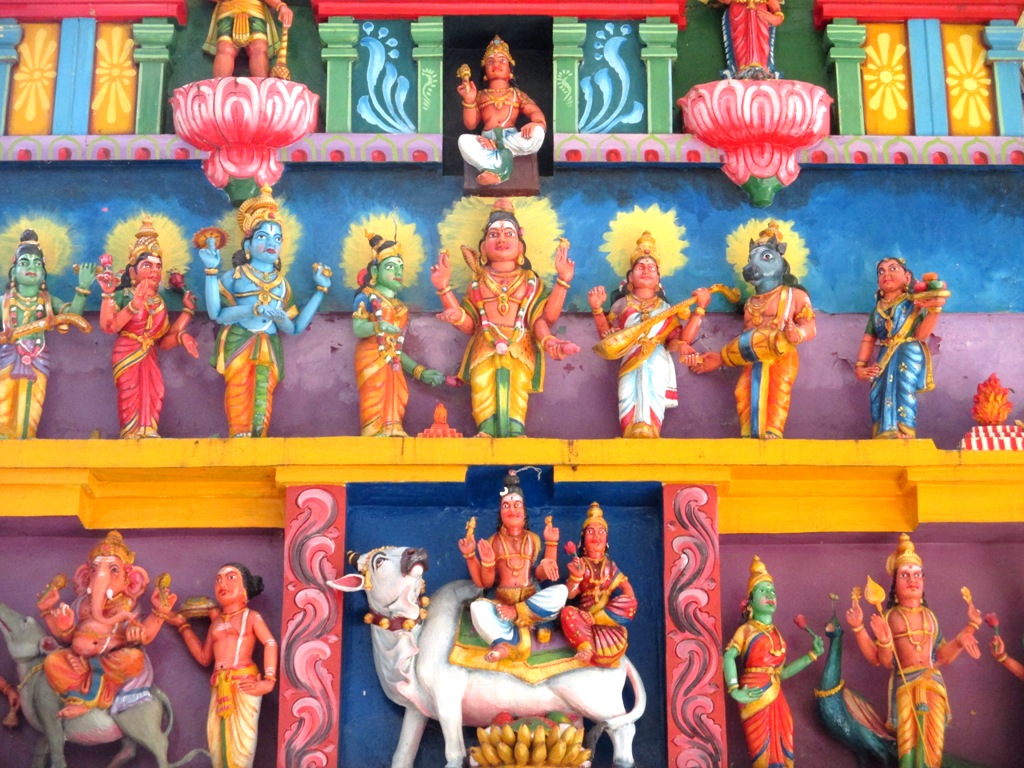 Temple Sivan Parvathi à La Courneuve Temple Sivan Parvathi à La Courneuve