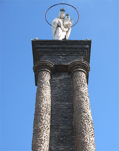 Statue de la Vierge Statue de la Vierge