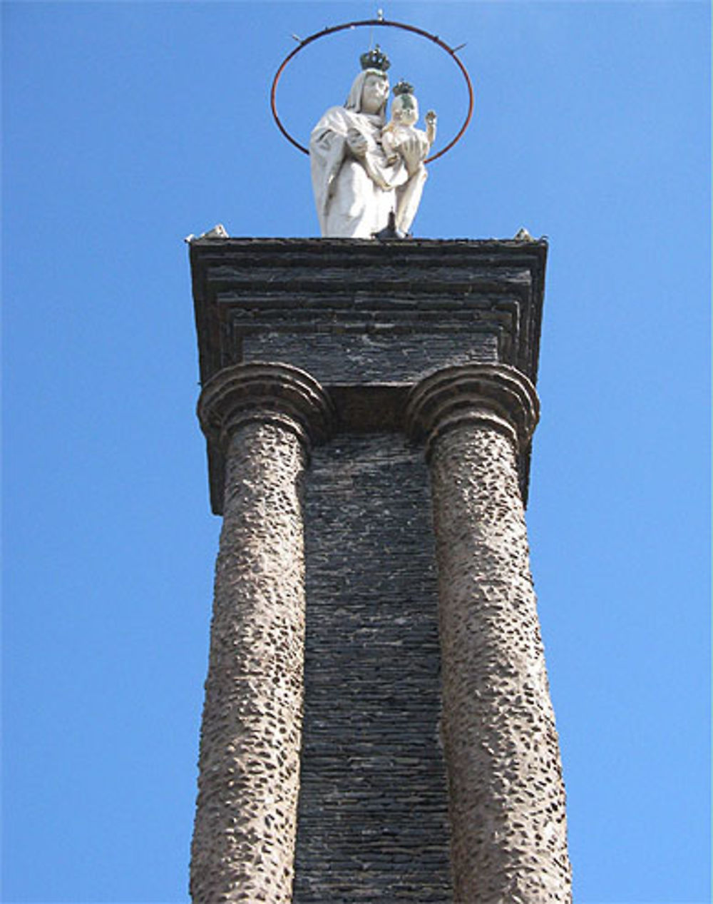 Statue de la Vierge