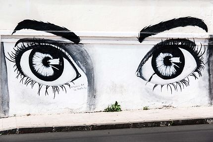 Alger - Les jolis yeux de la rue Fatiha Iratni