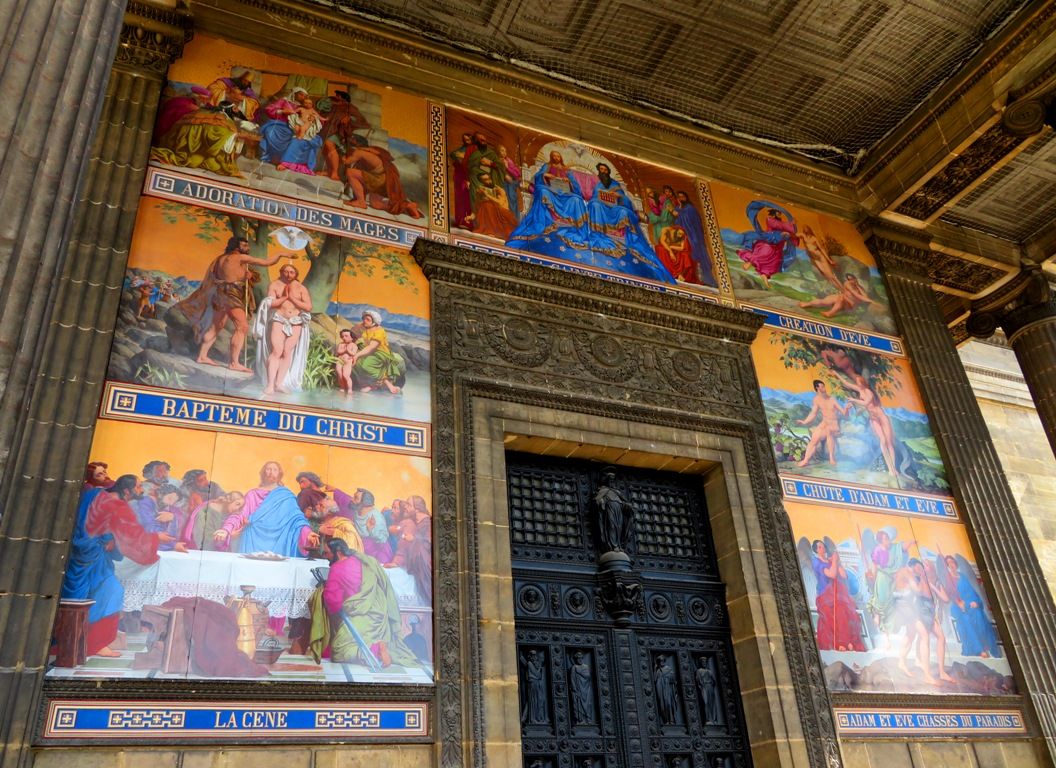 Fresques sur façade de l'Église st Vincent de Paul
