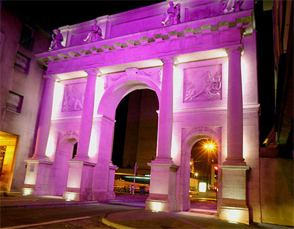 Arc de triomphe fluo