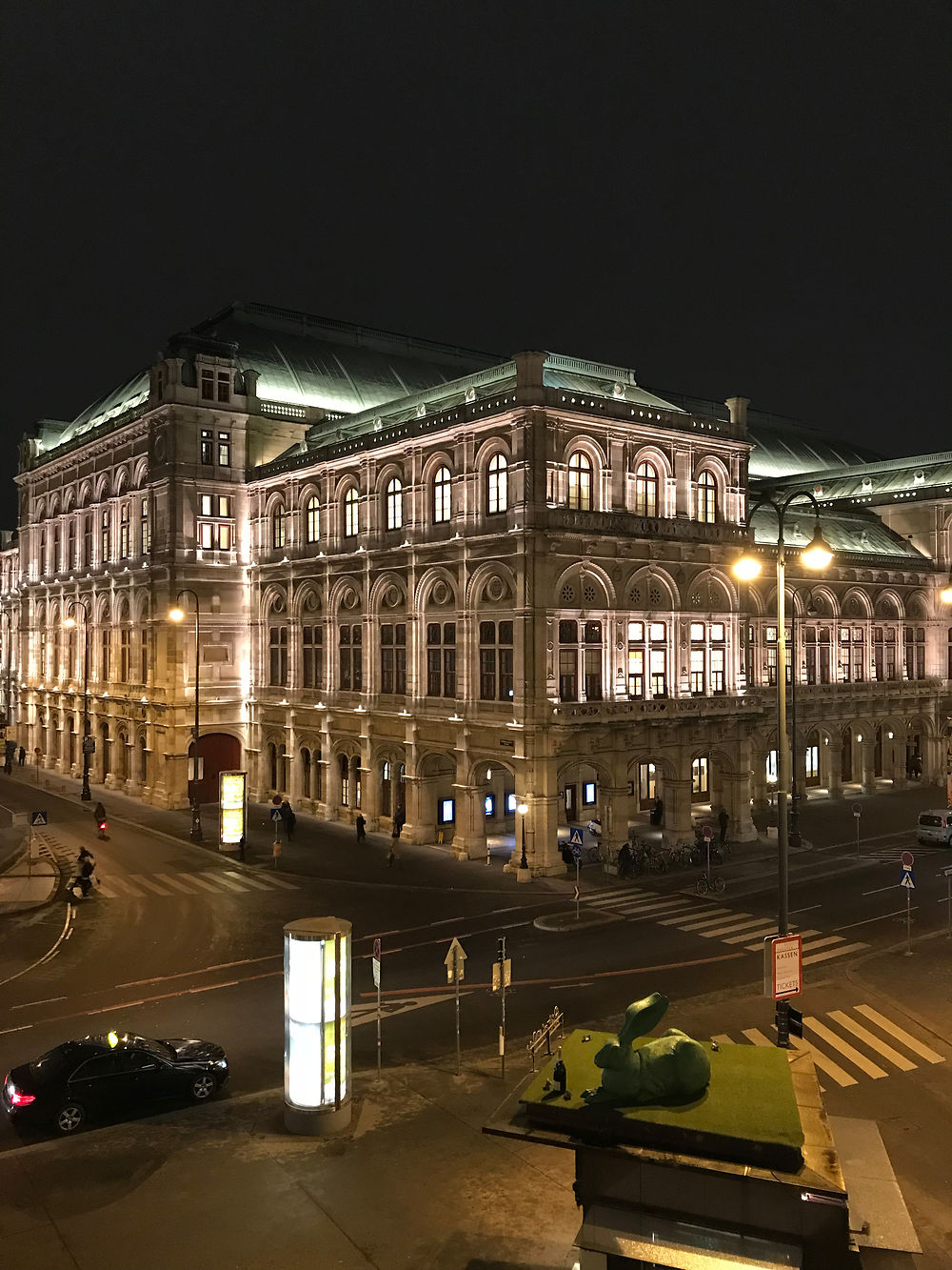 Opéra vienne by night 