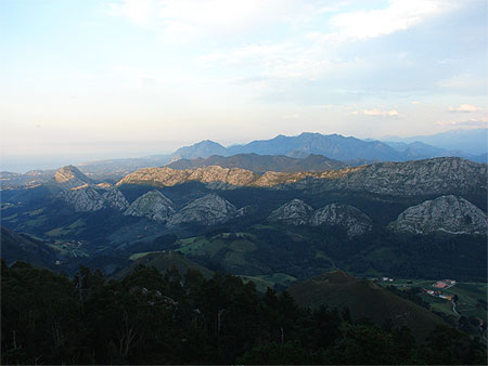 Mirador del Fito au soleil couchant Mirador del Fito au soleil couchant