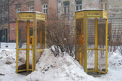 Téléphones jaunes