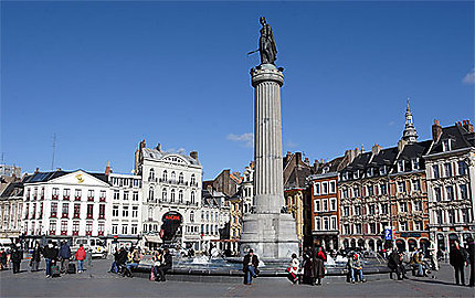 Statue de la Déesse, Grand'place, Lille