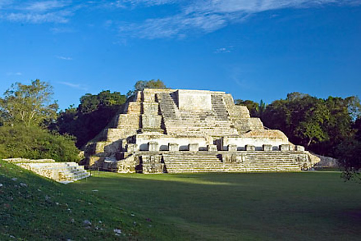 Des cités mayas dans la forêt 