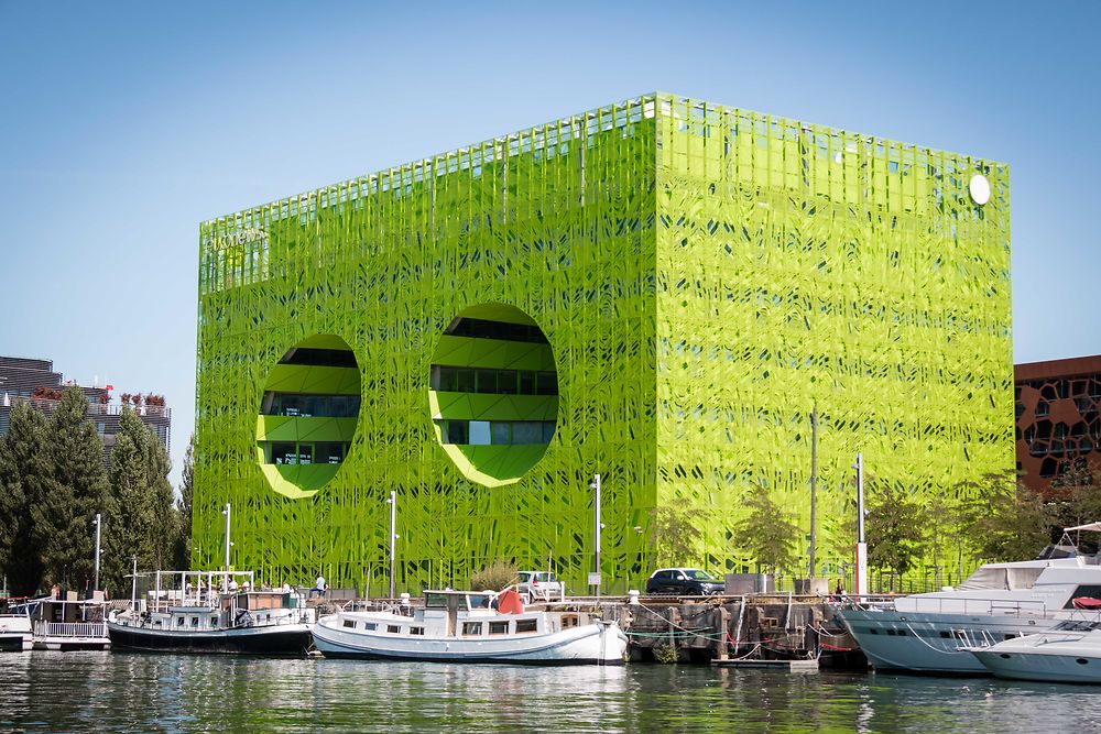 Le cube vert, siège d'Euronews