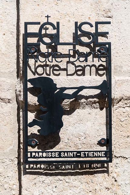 Jolie plaque de l'Eglise Notre-Dame, St-Etienne