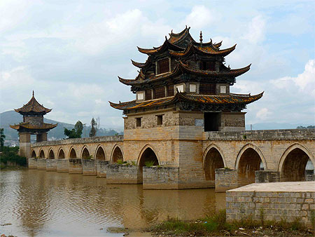 Alentours de Jianshui - Le Pont du Double Dragon Alentours de Jianshui - Le Pont du Double Dragon