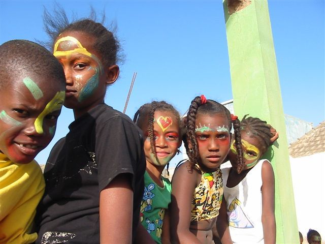Enfants maquillés pour le carnaval