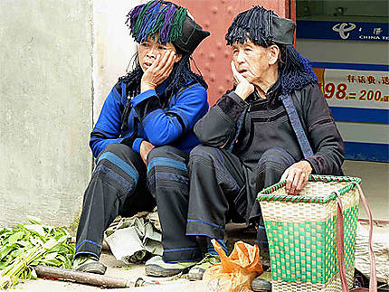 Vendeuses au marché de Shengcun