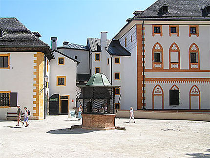 Cour intérieure de Hohensalzburg -Salzbourg