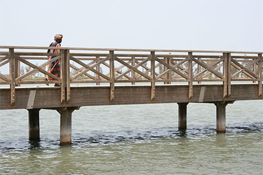 Pont qui relie Joal à Fadiouth