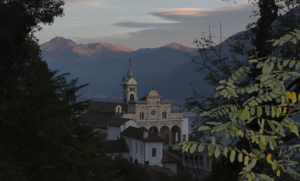 Vue de Locarno et du sanctuaire Maria del Sasso