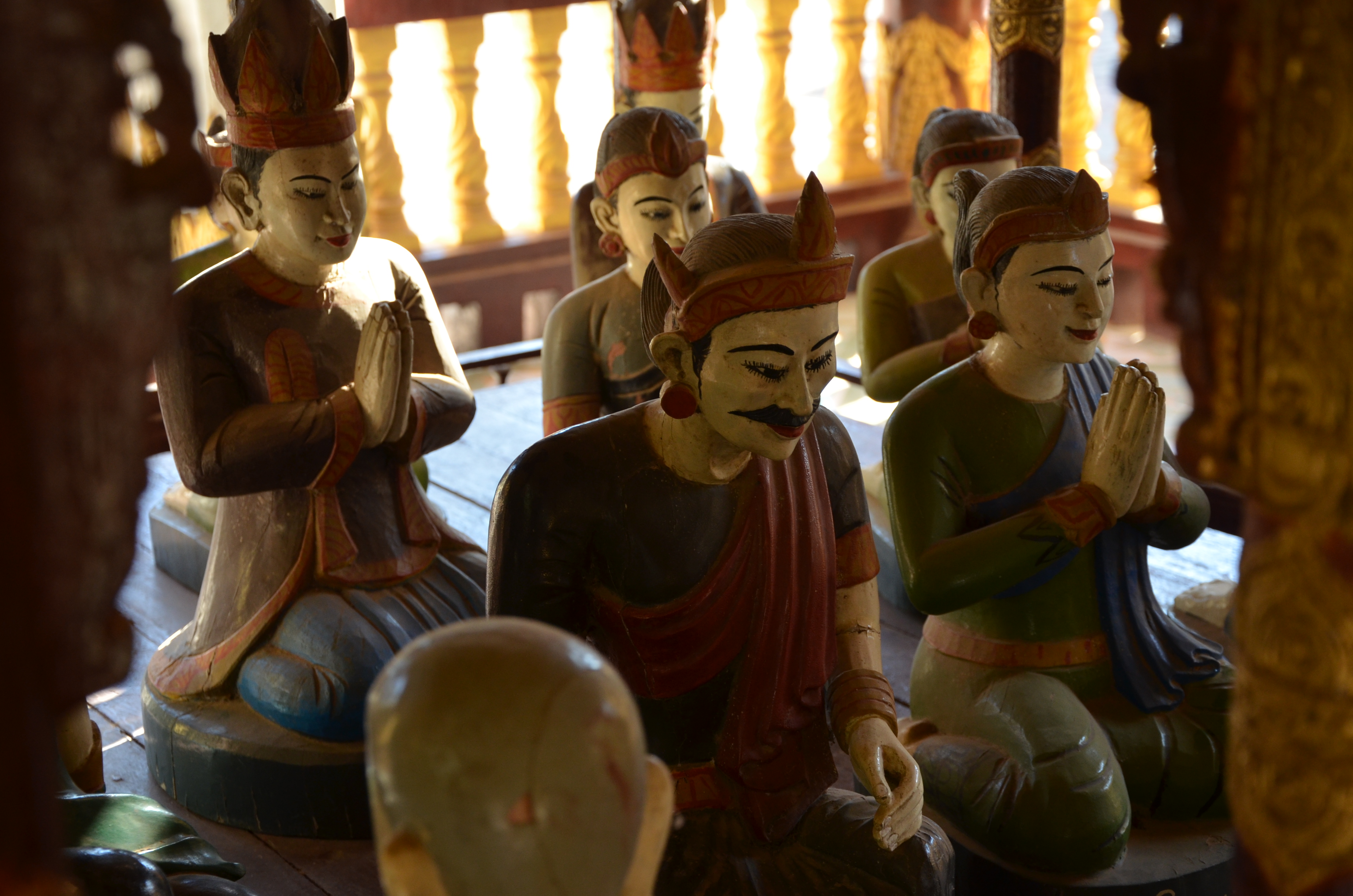 A la pagode Shwesandaw A la pagode Shwesandaw