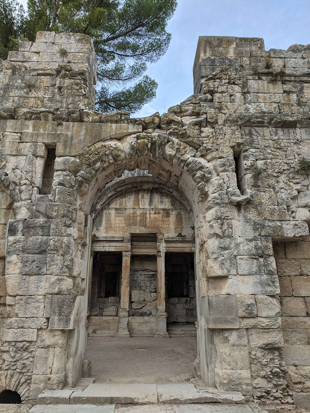 Superbe ruine, Jardins de la Fontaine, Nîmes