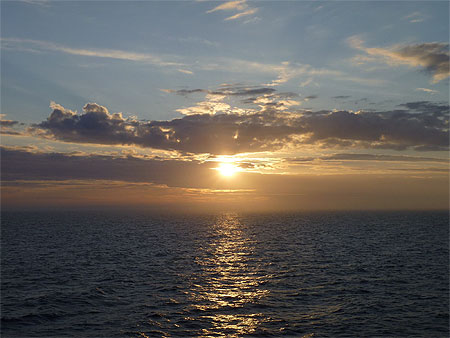 Coucher de Soleil entre Helsinki et Mariehamn Coucher de Soleil entre Helsinki et Mariehamn