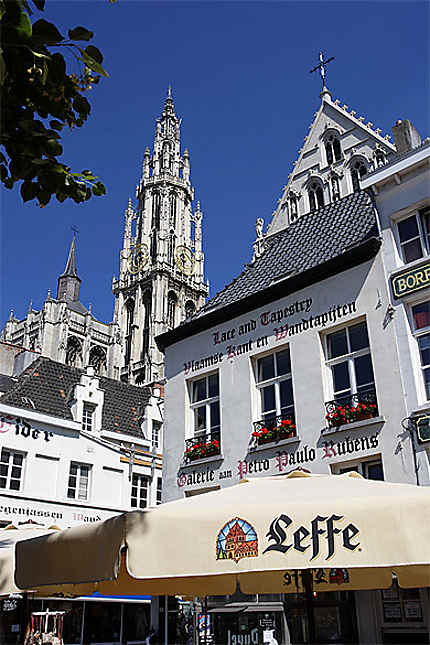 Cathédrale et terrasses, place Verte, Anvers