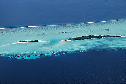 Survol des atolls du sud en hydravion