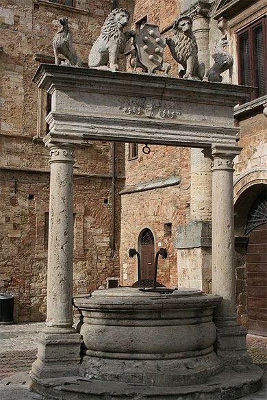 Puits à Montepulciano Puits à Montepulciano