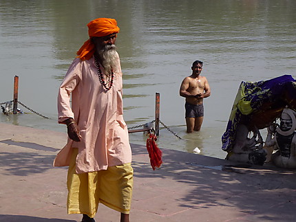 Sadhu au bord des ghats