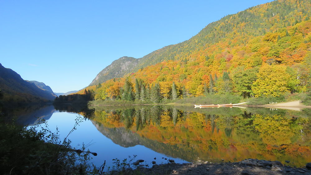 Couleurs d'automne sur la Jacques Cartier