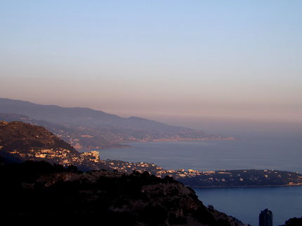 Aux alentours de Eze, vue sur la Côte d'Azur 