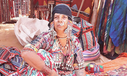 Femme ethnie Gypsy à Anjuna Market