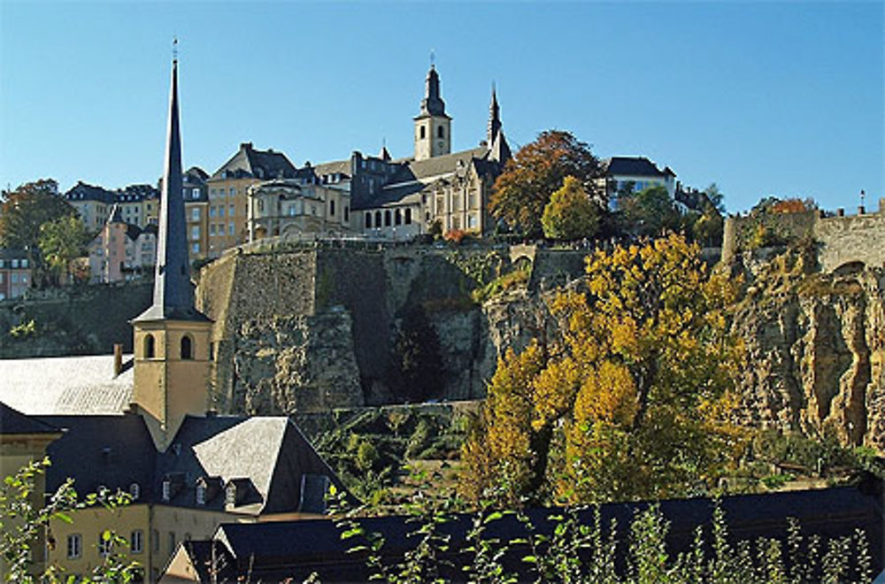 La ville sur le rocher