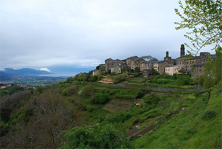 Le village de Penta di Casinca Le village de Penta di Casinca