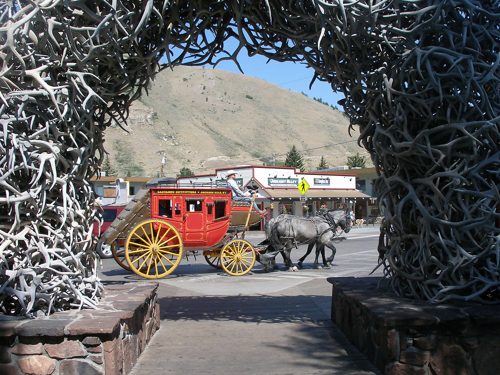 Sous une arche de "Town Square"