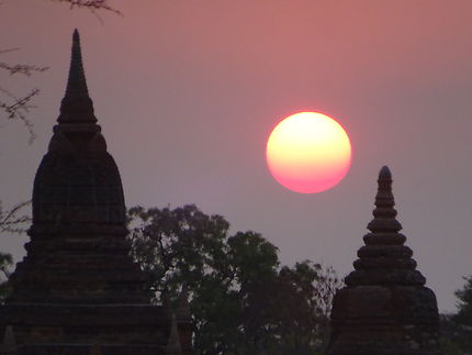 Coucher de soleil à  Bagan
