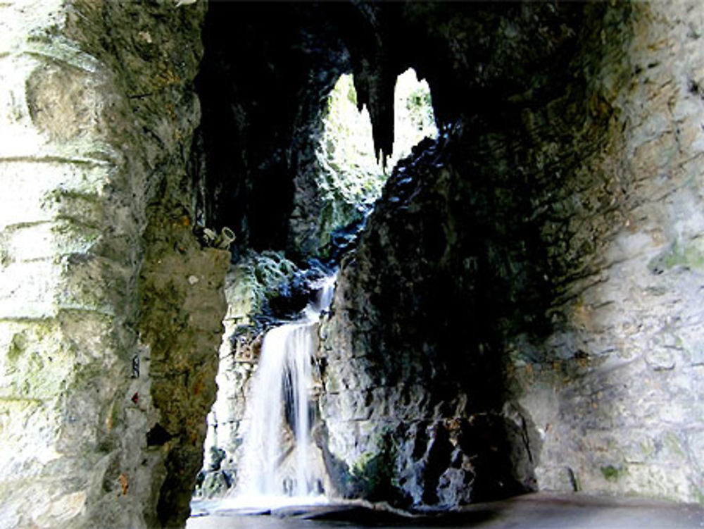 La cascade des Buttes-Chaumont