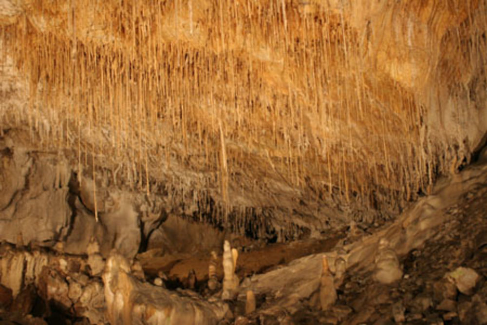 Grotte de Thouzon