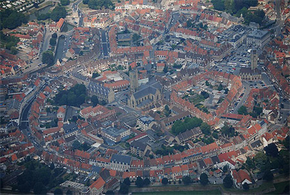 Le désormais célèbre village de Bergues