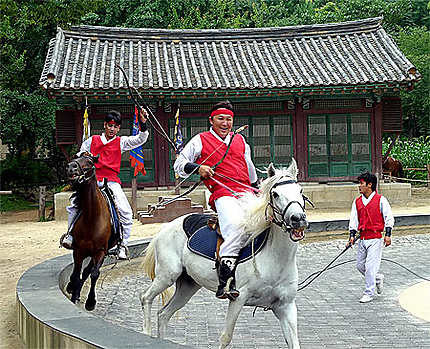 Archer à cheval au Korean Folk Village