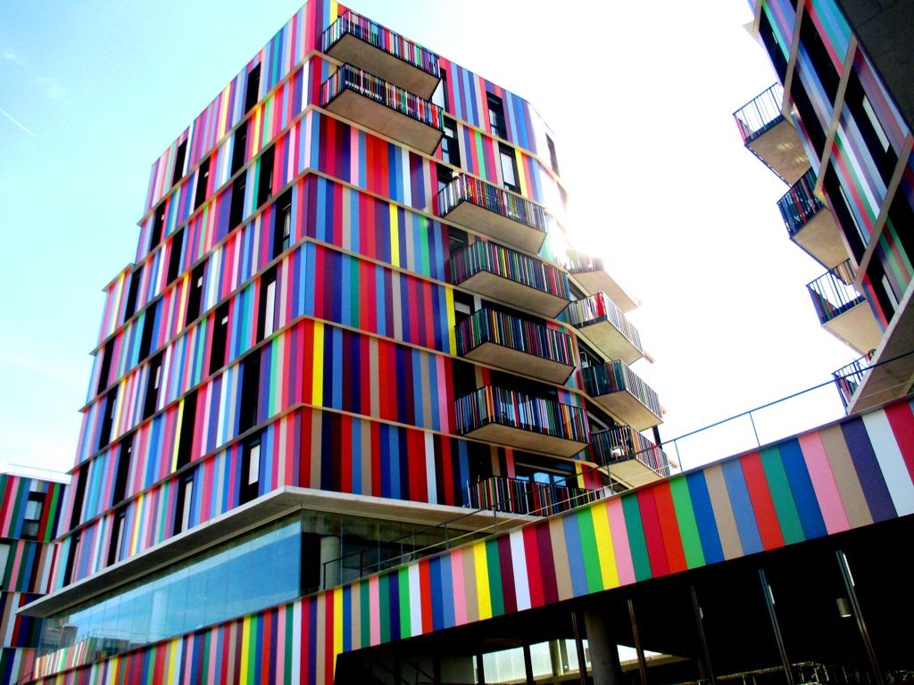 Immeuble coloré à La Courneuve