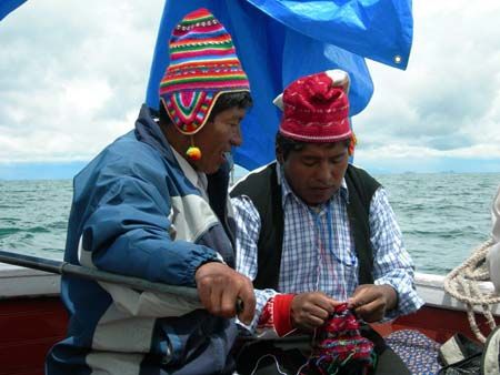 Tricoteurs sur l'ìle de Taquile