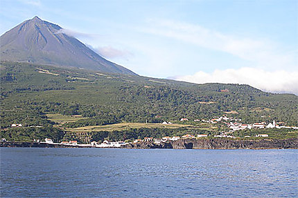 Ile et volcan de Pico