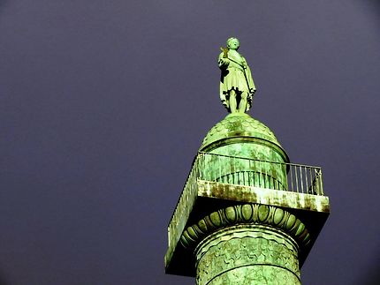 La statue de Napoléon de la colonne Vendôme