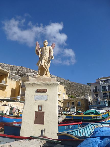 Statue à Xlendi