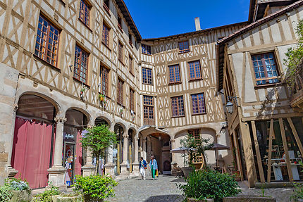 Limoges, capitale du Limousin et de la porcelaine