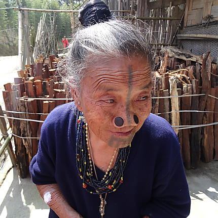 Femme Apatani