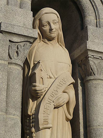 Statue Ste Anne de Beaupré